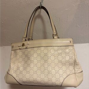 Gucci Beige Shoulder Bag Used